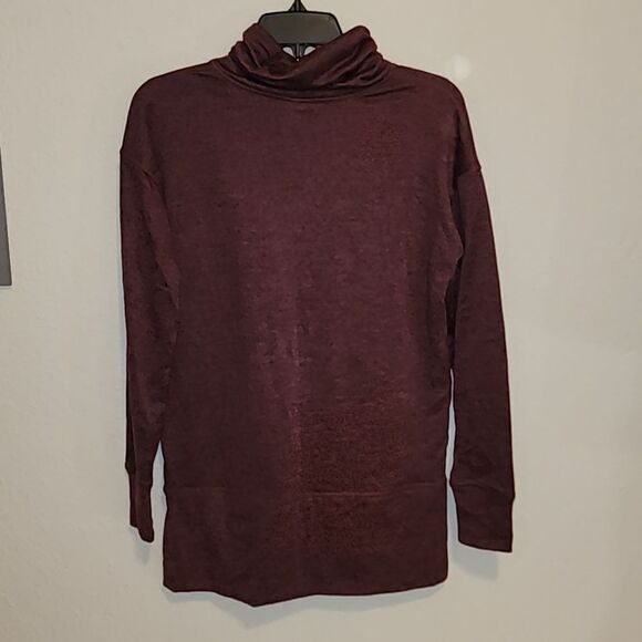 Old navy performance pullover sweatshirt - Picture 2 of 4